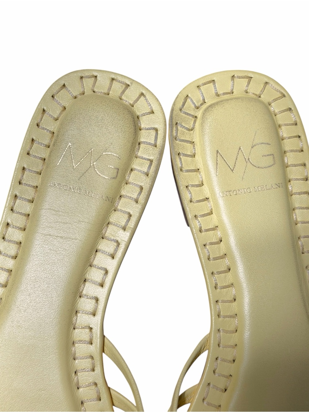 Antonio Melani Butter Yellow Sandals Woman’s 8 - Picture 3 of 5